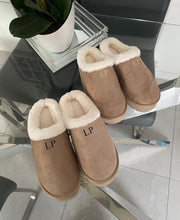 Load image into Gallery viewer, Personalised Fluffy Slippers- MULE FUG