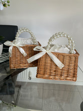 Load image into Gallery viewer, Pearl Straw Basket Bag
