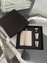 Load image into Gallery viewer, Hipflask Set