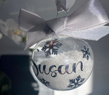 Load image into Gallery viewer, Christmas Baubles - Snow
