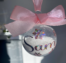 Load image into Gallery viewer, Christmas Baubles - Snow