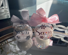 Load image into Gallery viewer, Christmas Baubles - Snow