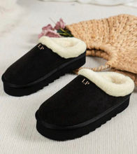 Load image into Gallery viewer, Personalised Fluffy Slippers- MULE FUG
