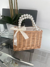 Load image into Gallery viewer, Pearl Straw Basket Bag