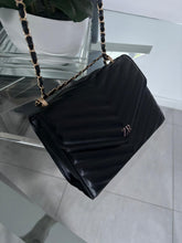 Load image into Gallery viewer, Hand Bag- Kelly
