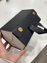 Load image into Gallery viewer, Sun Glasses Case
