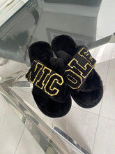 Load image into Gallery viewer, Black Fluffy Slippers - Cubbie
